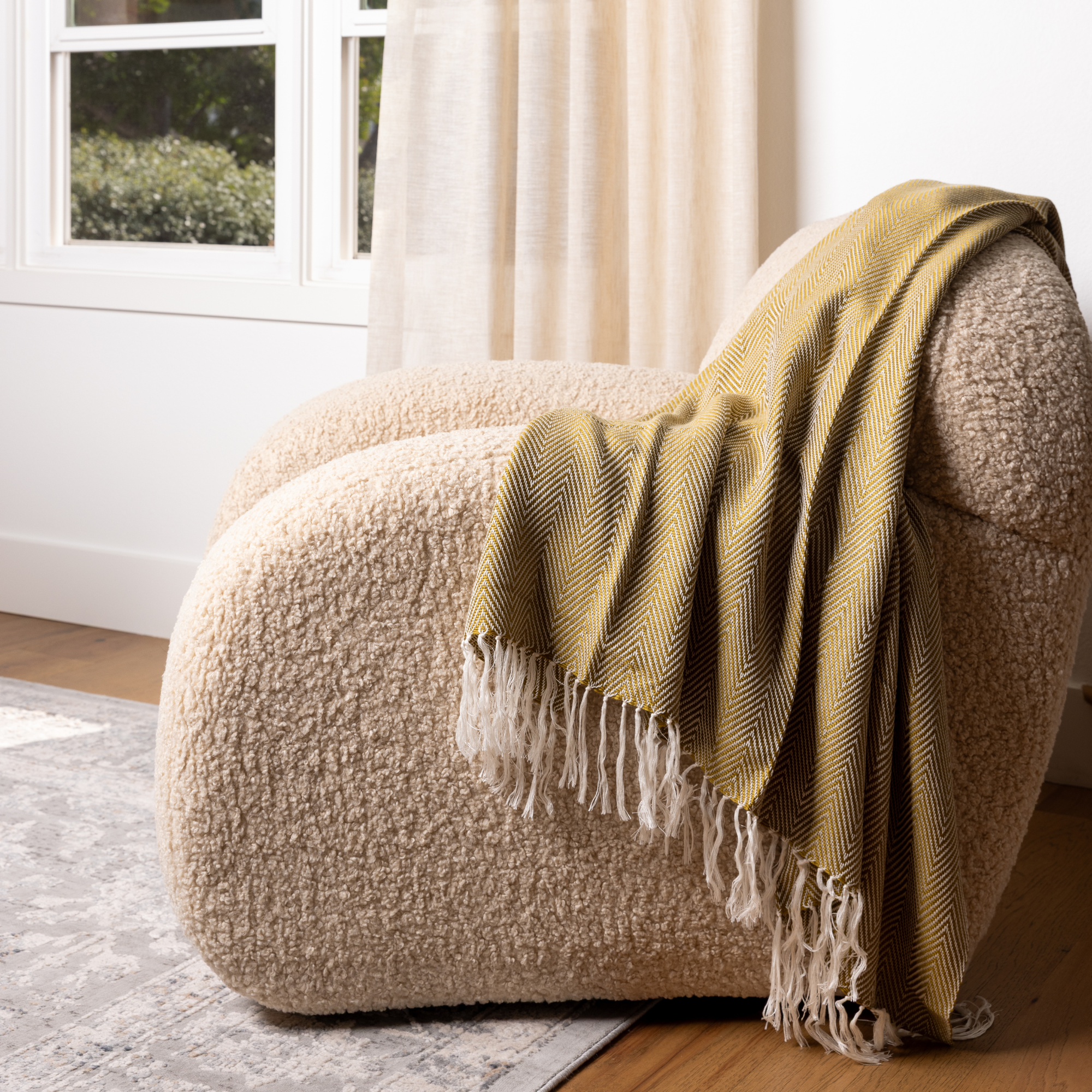 Cozy Blanket: Luxe Bamboo Herringbone Throw