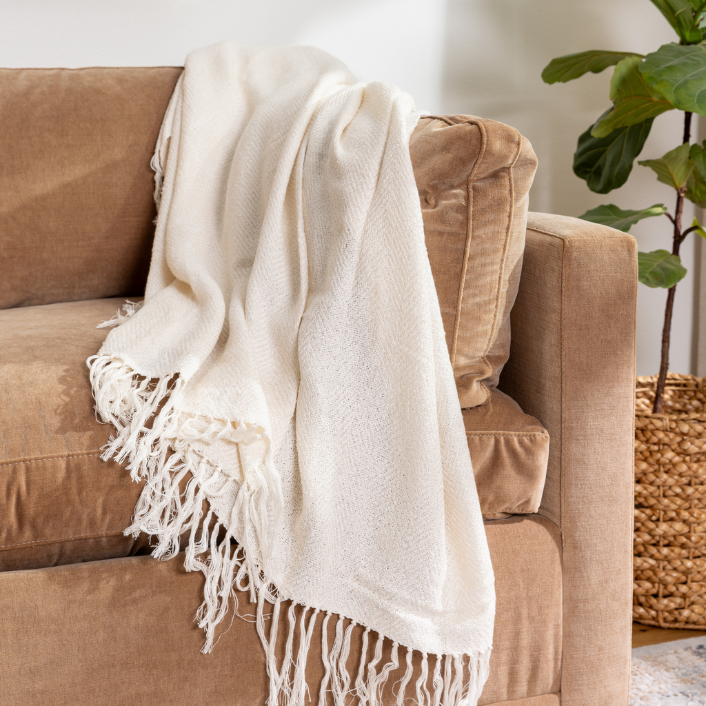 Cozy Blanket: Luxe Bamboo Throw